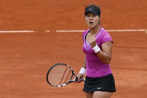 China's Li Na reacts at the French Open tennis tournament at the Roland Garros stadium, on June 4, 2012, in Paris