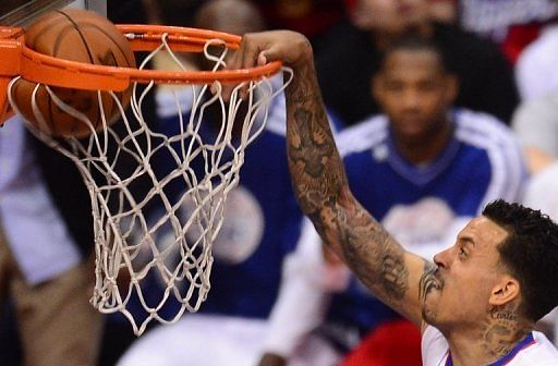 Matt Barnes of the Los Angeles Clippers scores against the Memphis Grizzlies on April 22, 2013