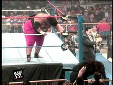 Video: The Undertaker vs Yokozuna in a casket match