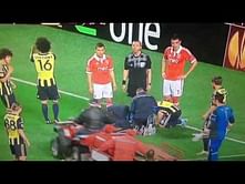 Video: Gokhan Gonul gets a kick to his face in a Europa League match