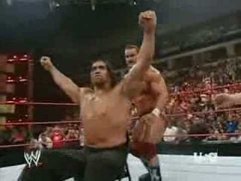 Video: Master Lock on The Great Khali