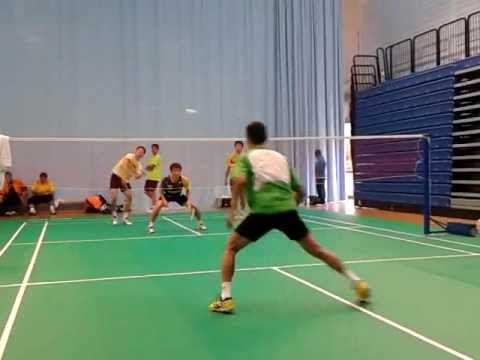 Video: Badminton great Lee Chong Wei takes on 3 players at once