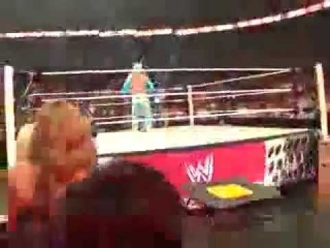 Video: Secret behind Sin Cara's jump