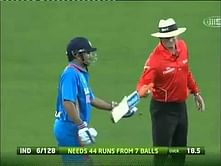 Video: Brett Lee's funny appeal to catch the bat
