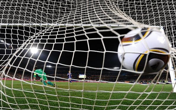 Santa Fe advance to Libertadores' last four