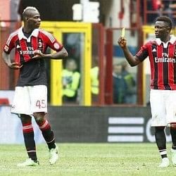 Video: Sulley Muntari steals referee's yellow card, books Balotelli