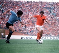 Football. 1974 World Cup Finals. Hannover, Germany.15th June 1974. Holland 2 v Uruguay 0. Holland's Johan Cruyff on the attack.