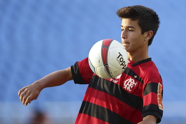 Son of Brazil great Bebeto joins Flamengo