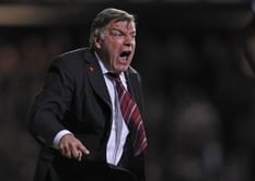 Allardyce signs new deal with West Ham