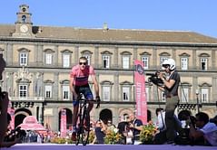 Defending Giro champ Hesjedal quits race