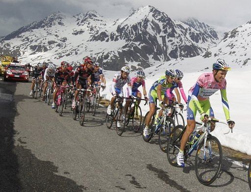 Cyclists ride over the Tonale mountain pass during the 93rd Giro d&#039;Italia, on May 29, 2010