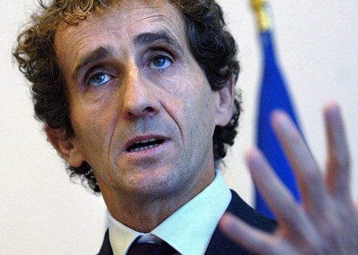 Alain Prost answers questions during a press conference in Paris, on September 26, 2006