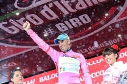 Nibali rides through snow towards Giro triumph
