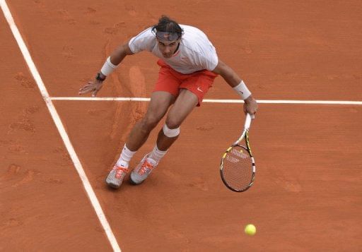 Nadal survives scare, Li into second round