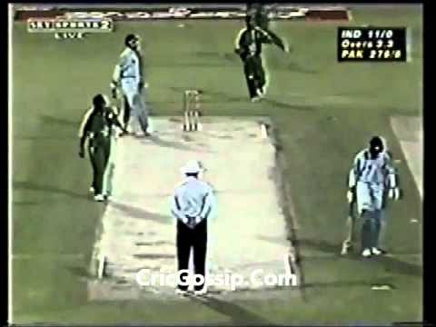 Video: Akram and Shoaib trying to knock out Dada !