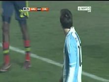 Video: Lionel Messi does a "Ramos", skies free-kick