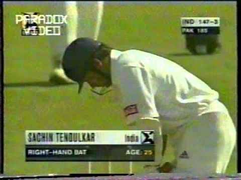 Video: Shoaib Akhtar bowls consecutive yorkers to Dravid and Tendulkar