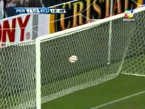 Video: Claudio Pizarro scores a wonderful reverse volley