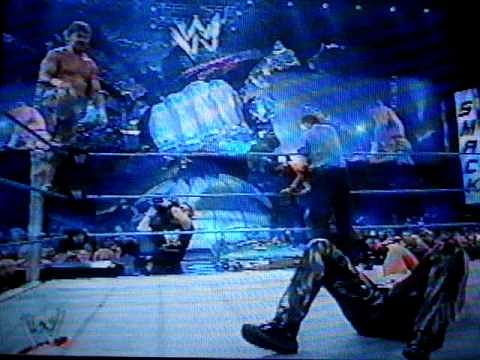 Video: Hilarious Eddie Guerrero cheats to win