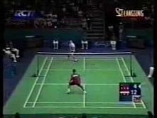 Video: A compilation of some great dives in badminton