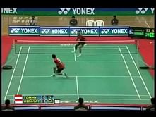Video: The impeccable Taufik Hidayat backhand