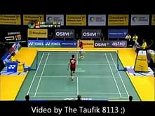 Video: Taufik Hidayat tricks shot on Lee Chong Wei 2012