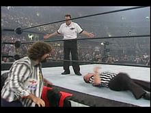 Video: Battle of the 'referees'