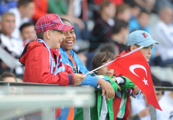 Rival football fans unite in Turkey protest