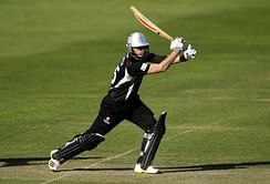 English county: Middlesex defeat Somerset by four wickets