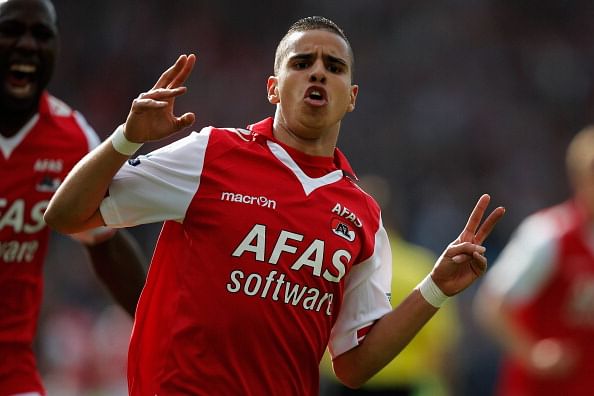 PSV in pole-position for Maher after withdrawal of Ajax