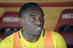 Benni McCarthy retires at 35