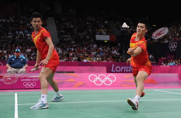 Indonesian shuttlers stop Chinese in men's doubles
