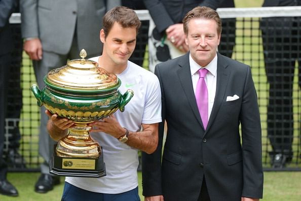 Federer rallies to clinch sixth Halle title
