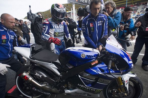 Lorenzo set to ride through pain barrier