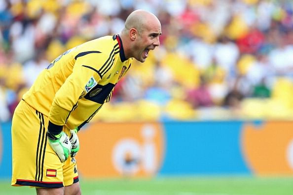 Liverpool's Pepe Reina would 'welcome' Simon Mignolet competition