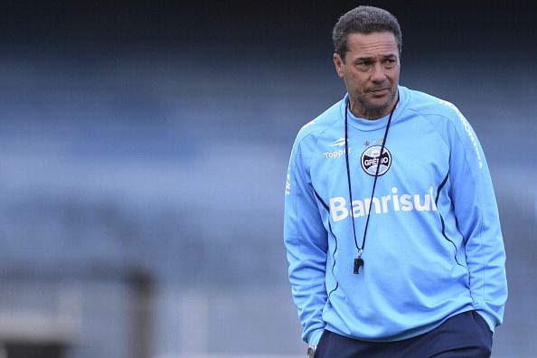 Luxemburgo sacked by Gremio