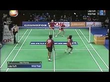 Video: Racket breaks, goes changes it and is back right on time