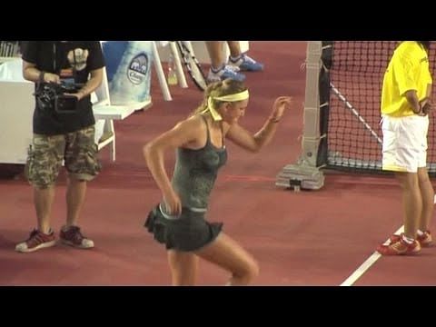 Video: Victoria Azarenka dances during exhibition game