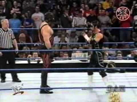 Video: Kane vs The Hurricane - WWE SmackDown