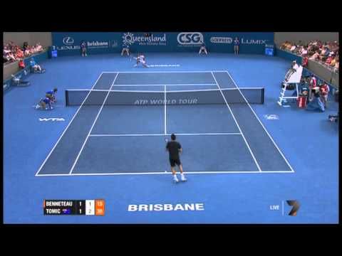 Video: Bernard Tomic - What is that shot? No one plays that shot.