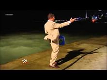 Video: Damien Sandow jumps into the river on WWE SmackDown