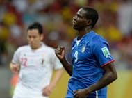 Mario Balotelli of Italy celebrates scoring his team's third goal during the FIFA Confederations Cup Brazil 2013 Group A match between Italy and Japan at Arena Pernambuco on June 19, 2013 in Recife, Brazil. (Getty Images)