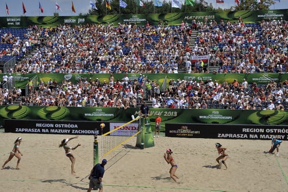 Chinese pair reach final at beach volleyball World championships