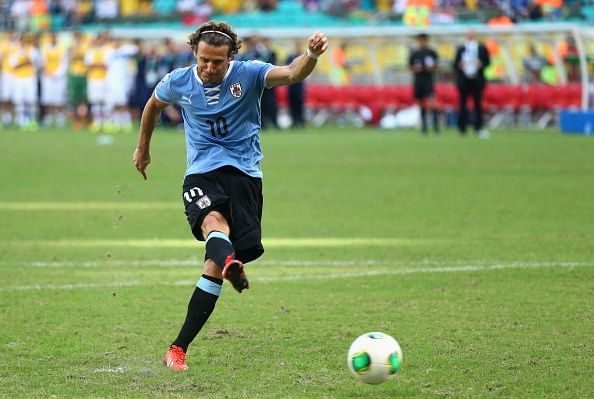 Uruguay's Forlan marries in private ceremony