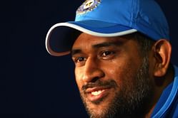 Dew will make toss vital in Australia series: Dhoni