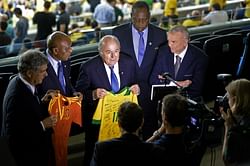 Confederations Cup: Brazil, Spain gift shirts to ailing Mandela