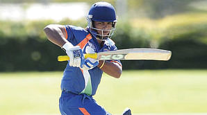 Late surge takes New Zealand to 292/7 against India