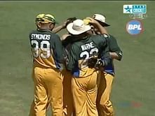 Video : Ponting dismisses Lara on his first ball of the spell
