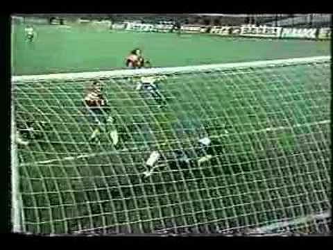Video: Victor Aristizabal scores an impossible goal against Chile (1993)