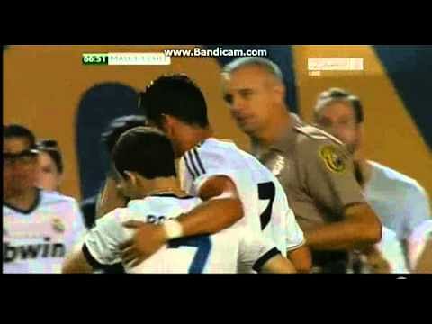 Video: Fan hugs Cristiano Ronaldo in International Champions Cup final